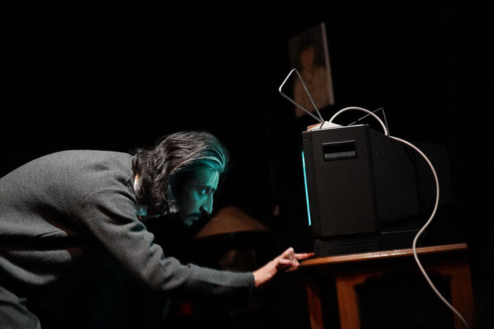 چالشها و دغدغههای یک کارگردان تئاتر کار اولی؛ به ما اعتماد کنید چالشها و دغدغههای یک کارگردان تئاتر کار اولی؛ به ما اعتماد کنید