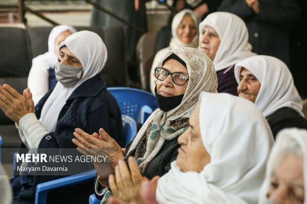 جشن روز مادر در خانه مادربزرگ ها