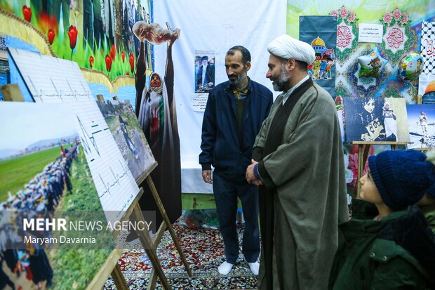 نمایشگاه به «وقت رفاقت» در بجنورد