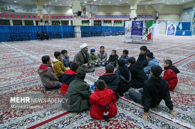 نمایشگاه به «وقت رفاقت» در بجنورد