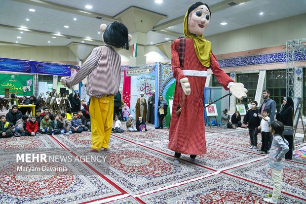 نمایشگاه به «وقت رفاقت» در بجنورد