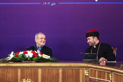 Pezeshkian meeting with Christians of Iran, religious leaders