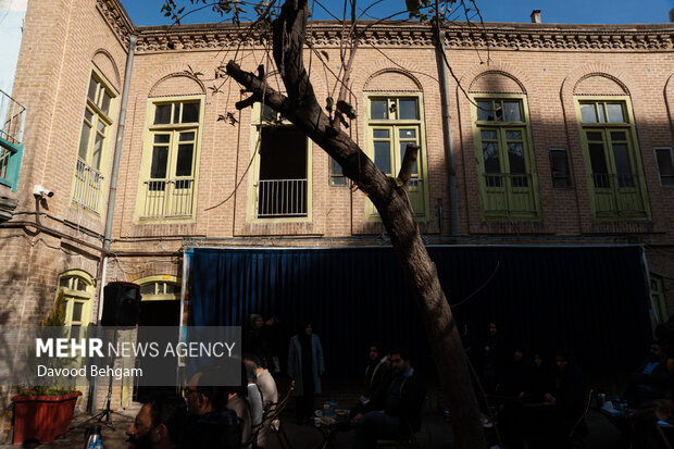 رونمایی از بزرگ‌ترین پرده نقاشی نقالی کشور در مشهد