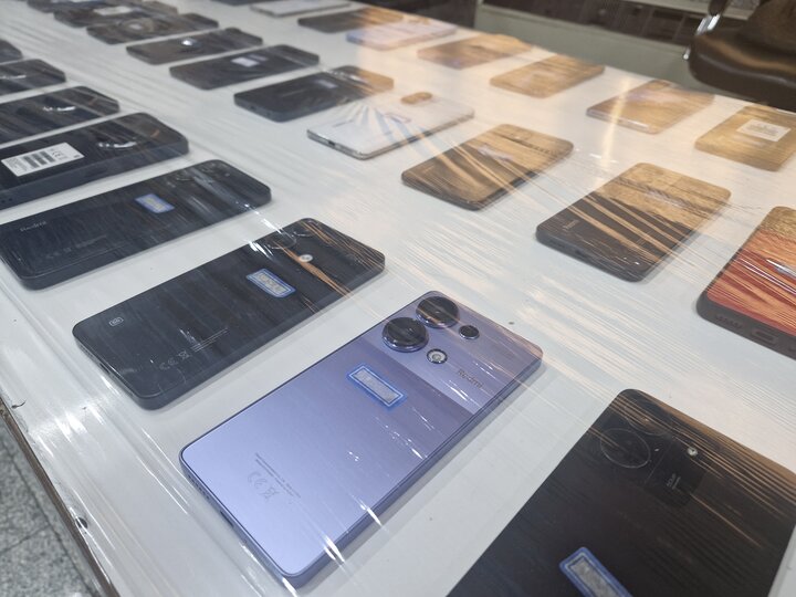 قاچاق موبایلهای مسروقه از تهران به افغانستان؛ مجازات و طرد اتباع غیر مجاز قاچاق موبایلهای مسروقه از تهران به افغانستان؛ مجازات و طرد اتباع غیر مجاز