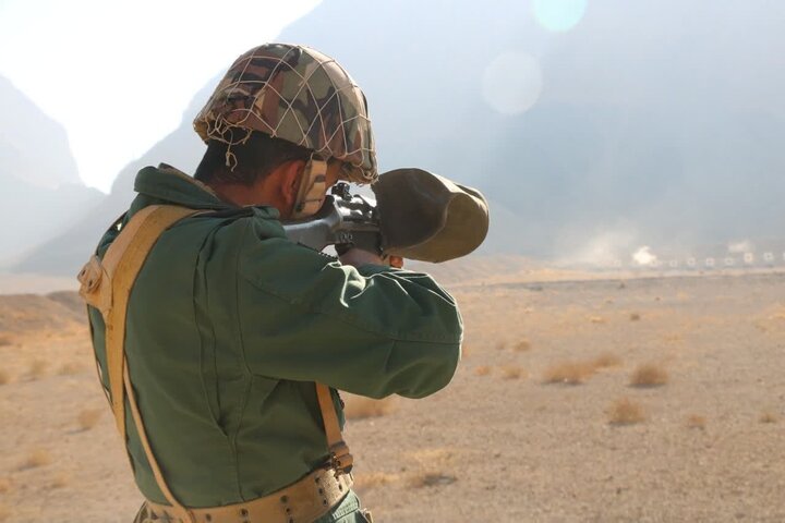 توپچیان گروه توپخانه ۴۴ نزاجا مهارتهای تیراندازی خود را آزمودند