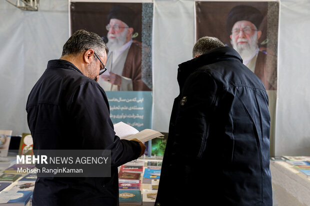 بازدید سردار علی فدوی از نمایشگاه پژوهش سپاه