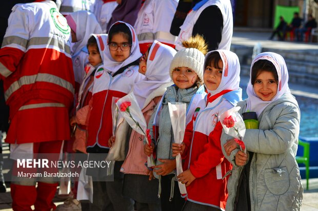 برگزاری همایش شکوه مادری در هفته فرهنگی برآستان آفتاب