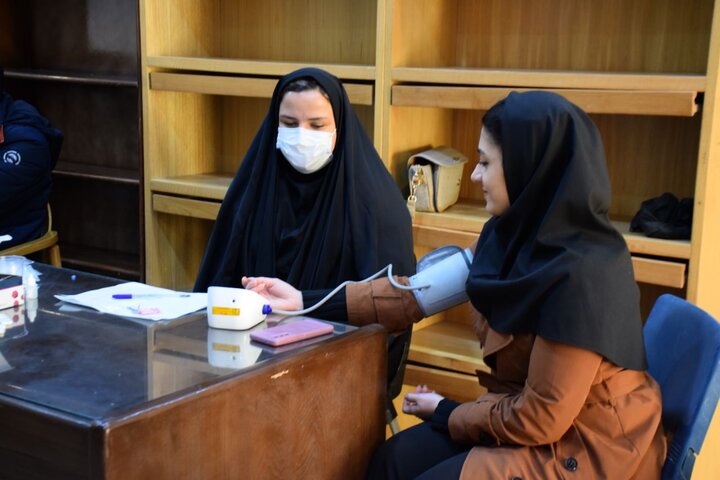روزانه به ۴۰۰ نفر خدمات درمانی رایگان در بیت امام راحل ارائه میشود