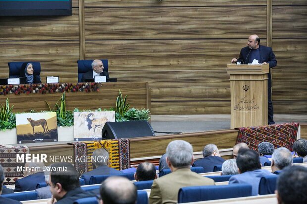 نشست فعالان اقتصادی با رئیس جمهور