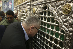 Croatian grand mufti visits Hazrat Masumeh shrine in Iran