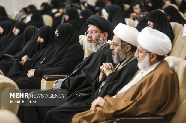 اجلاسیه چهلمین سال تاسیس جامعه الزهرا (س) در قم اجلاسیه چهلمین سال تاسیس جامعه الزهرا (س) در قم