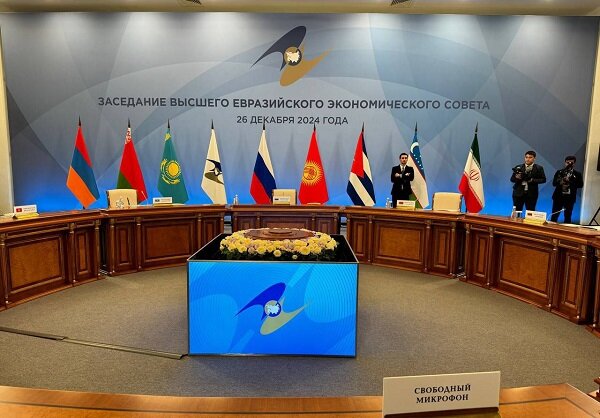 İran Ticaret Bakanı, Putin ile görüştü İran Ticaret Bakanı, Putin ile görüştü