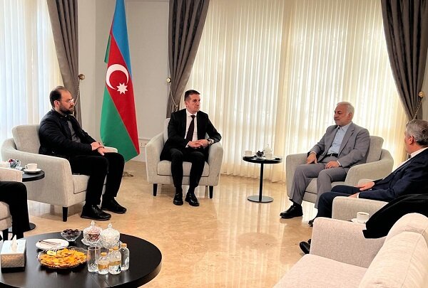 İranlı yetkiliden Azerbaycan Büyükelçiliğine taziye ziyareti İranlı yetkiliden Azerbaycan Büyükelçiliğine taziye ziyareti