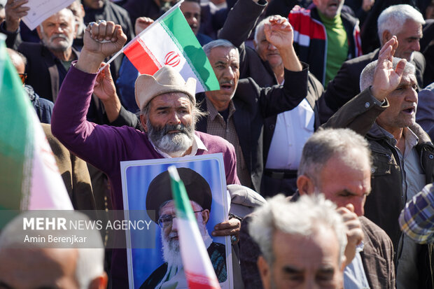 راهپیمایی جمعه های خشم در شیراز پس از اقامه نماز جمعه