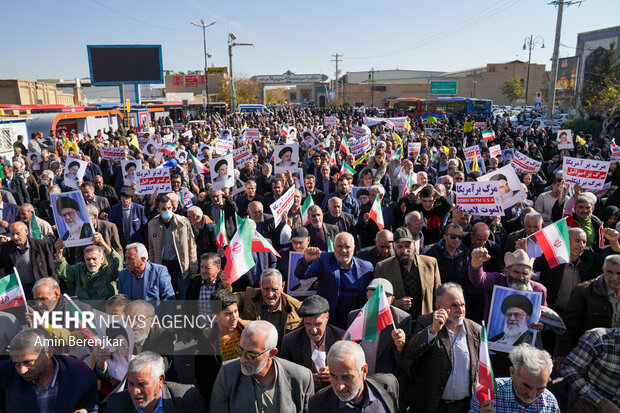 راهپیمایی جمعه های خشم در شیراز پس از اقامه نماز جمعه