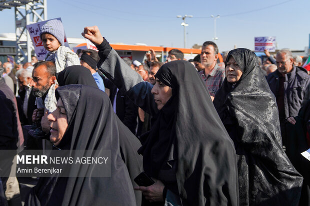 راهپیمایی جمعه های خشم در شیراز پس از اقامه نماز جمعه