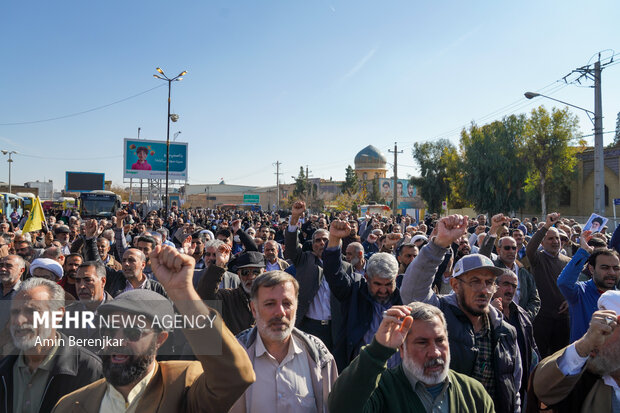 راهپیمایی جمعه های خشم در شیراز پس از اقامه نماز جمعه