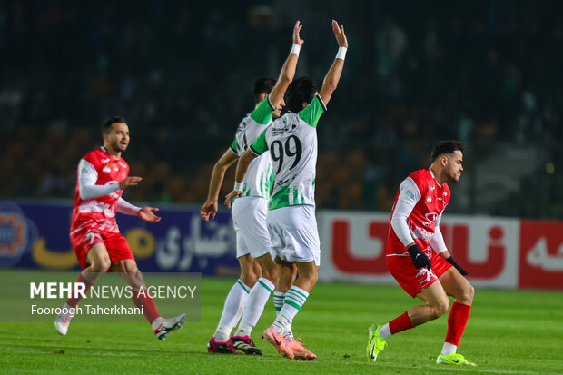 لیگ برتر فوتبال - پرسپولیس و خیبر