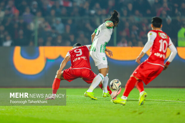 لیگ برتر فوتبال - پرسپولیس و خیبر