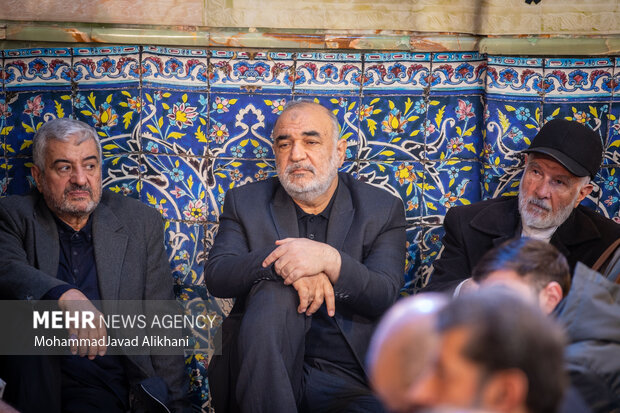 سردار محمدجعفر اسدی معاون قرارگاه مرکزی خاتمالانبیاء (ص)، سرلشکر <a href='https://sayeb.ir/tag/%d8%ad%d8%b3%db%8c%d9%86-%d8%b3%d9%84%d8%a7%d9%85%db%8c'></div>حسین سلامی</a> فرمانده کل <a href='https://sayeb.ir/tag/%d8%b3%d9%be%d8%a7%d9%87-%d9%be%d8%a7%d8%b3%d8%af%d8%a7%d8%b1%d8%a7%d9%86-%d8%a7%d9%86%d9%82%d9%84%d8%a7%d8%a8-%d8%a7%d8%b3%d9%84%d8%a7%d9%85%db%8c'>سپاه پاسداران انقلاب اسلامی</a> و سرلشکر محمدعلی جعفری فرمانده قرارگاه فرهنگی و اجتماعی بقیةالله الاعظم و در مراسم اولین سالگرد شهادت شهید سید رضی موسوی