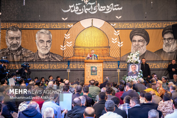 امیر سرتیپ عزیز نصیرزاده وزیر <a href='https://sayeb.ir/tag/%d8%af%d9%81%d8%a7%d8%b9-%d9%88-%d9%be%d8%b4%d8%aa%db%8c%d8%a8%d8%a7%d9%86%db%8c-%d9%86%db%8c%d8%b1%d9%88%d9%87%d8%a7%db%8c-%d9%85%d8%b3%d9%84%d8%ad'></div>دفاع و پشتیبانی نیروهای مسلح</a> در مراسم اولین سالگرد شهادت شهید سید رضی موسوی