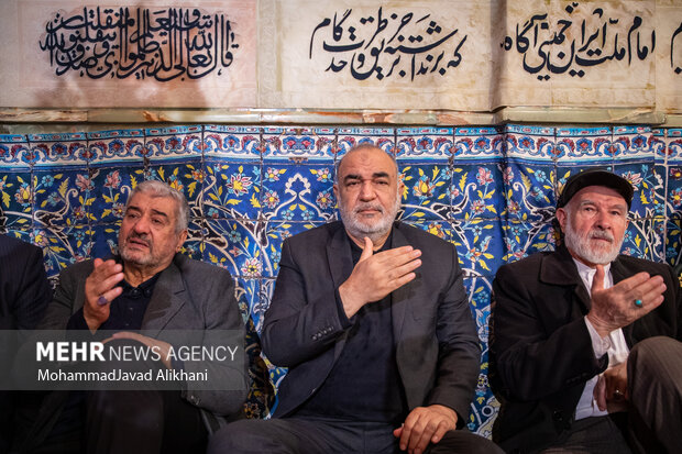 سردار محمدجعفر اسدی معاون قرارگاه مرکزی خاتمالانبیاء (ص)، سرلشکر <a href='https://sayeb.ir/tag/%d8%ad%d8%b3%db%8c%d9%86-%d8%b3%d9%84%d8%a7%d9%85%db%8c'></div>حسین سلامی</a> فرمانده کل <a href='https://sayeb.ir/tag/%d8%b3%d9%be%d8%a7%d9%87-%d9%be%d8%a7%d8%b3%d8%af%d8%a7%d8%b1%d8%a7%d9%86-%d8%a7%d9%86%d9%82%d9%84%d8%a7%d8%a8-%d8%a7%d8%b3%d9%84%d8%a7%d9%85%db%8c'>سپاه پاسداران انقلاب اسلامی</a> و سرلشکر محمدعلی جعفری فرمانده قرارگاه فرهنگی و اجتماعی بقیةالله الاعظم و در مراسم اولین سالگرد شهادت شهید سید رضی موسوی