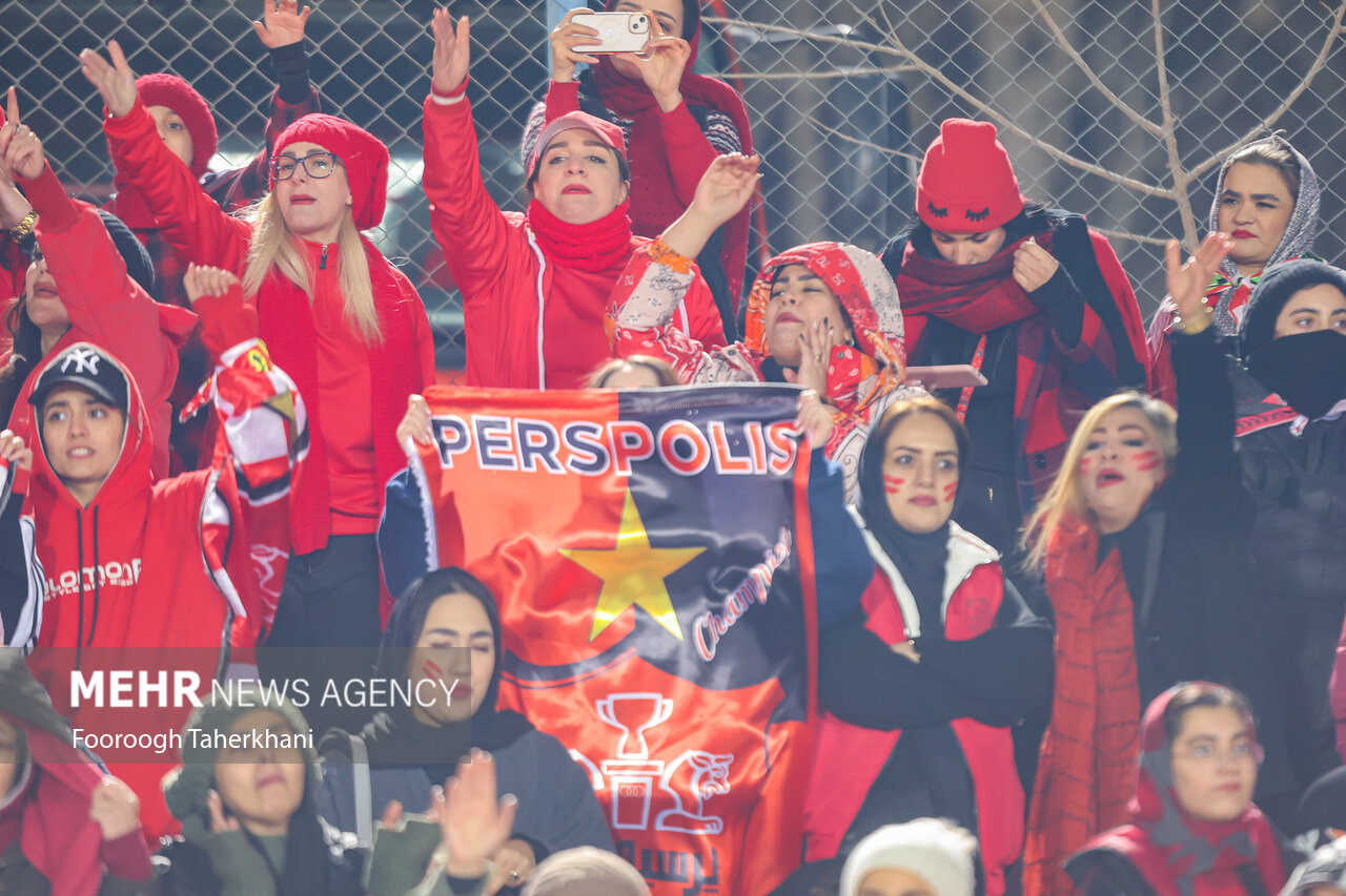 لیگ برتر فوتبال - پرسپولیس و خیبر