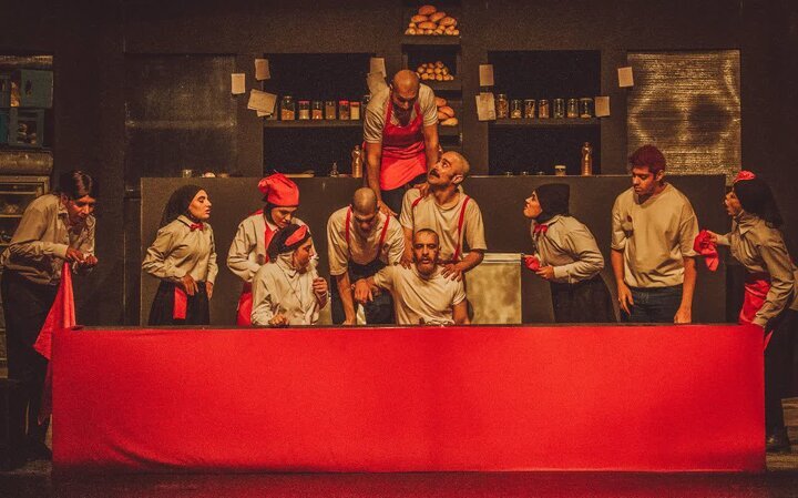 نمایش «آشپزخانه»؛ زبان خاموش جامعه درامزدهای که همچنان نفس میکشد