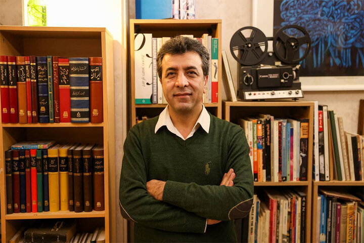 فارِس باقری نمایش «پیوتر اوهه» را به صحنه میآورد