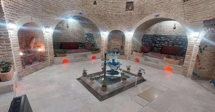 دربهای حمام تاریخی سرابی تویسرکان به روی گردشگران باز شد