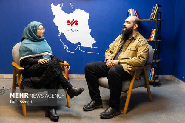 سریالهای خانگی ما در اروپا و آمریکا درجه سنی میگیرند/ ماجرای ۱۵ هزار پیامک هدیه تهرانی!