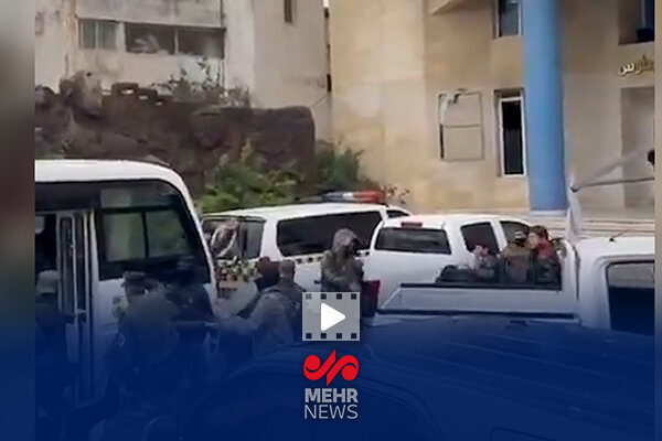 ضربوشتم نظامیان فراری ارتش سوریه توسط تروریستهای تحت فرمان جولانی