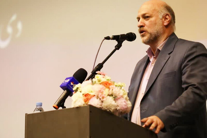 کاغذلو: استان تهران به دلیل تمرکز خدمات و منابع با مشکلات زیادی روبهرو است کاغذلو: استان تهران به دلیل تمرکز خدمات و منابع با مشکلات زیادی روبهرو است
