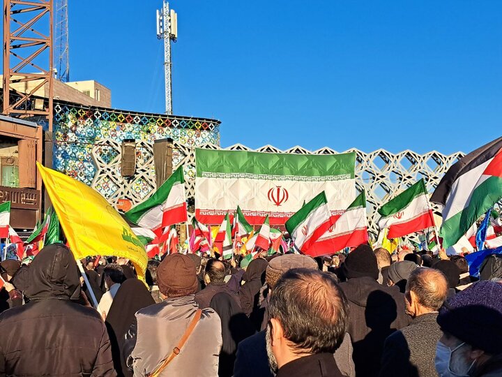 VِIDEO: Tehraners commemorate Dey-9 epic