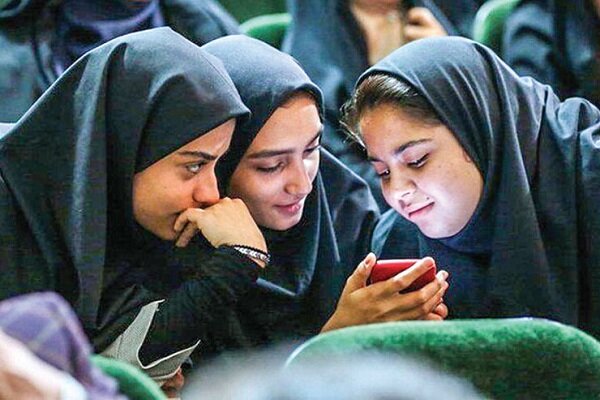 موج کرهای نوجوانان ما را با خود خواهد برد؛ هشداری درباره بحران هویت 6