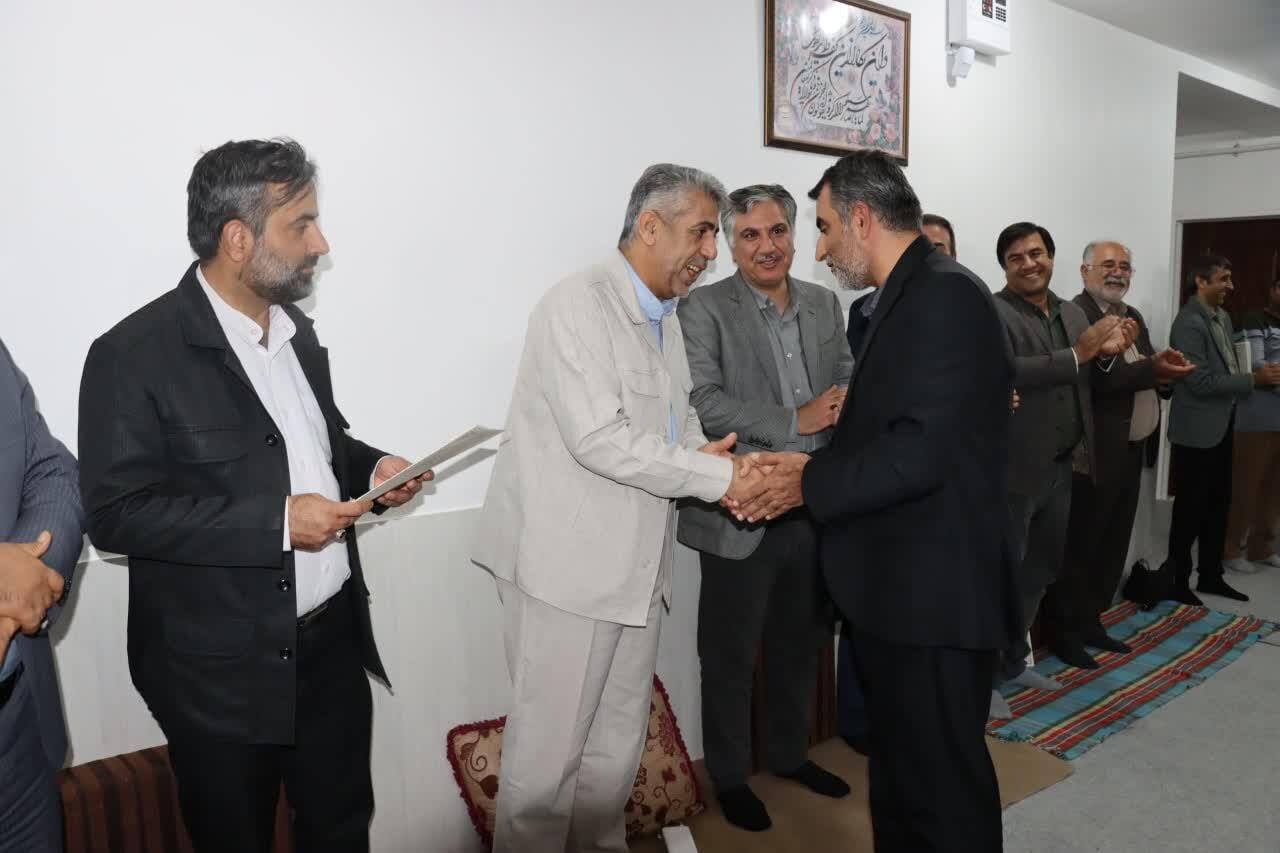 دستاندرکاران طرح سرشماری کشاورزی در دشتی تجلیل شدند