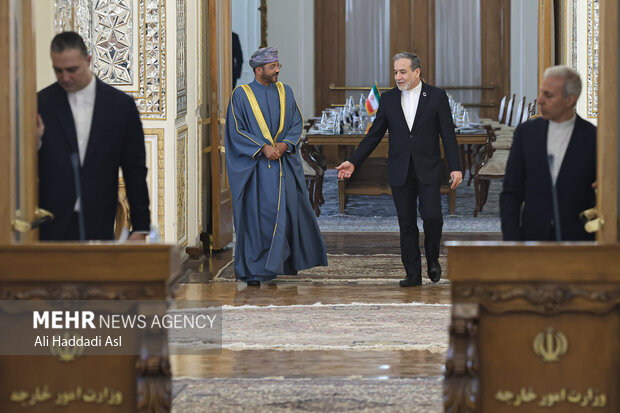 دیدار و کنفرانس مطبوعاتی مشترک وزرای امور خارجه ایران و عمان 15