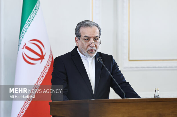 دیدار و کنفرانس مطبوعاتی مشترک وزرای امور خارجه ایران و عمان 26