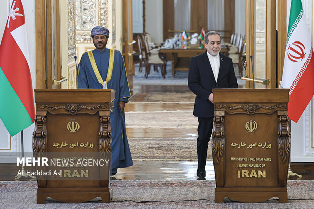 دیدار و کنفرانس مطبوعاتی مشترک وزرای امور خارجه ایران و عمان 23