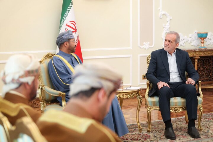 Pezeshkian urges Iran-Oman coop. on enhancing regional peace