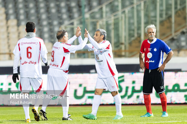 مسابقه فوتبال دوستانه منتخب 98 و پیشکسوتان سرخابی 17