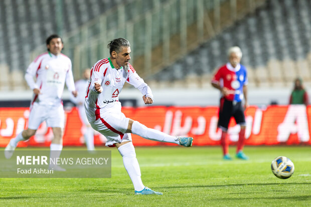 مسابقه فوتبال دوستانه منتخب 98 و پیشکسوتان سرخابی 38