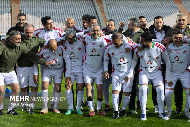 مسابقه فوتبال دوستانه منتخب 98 و پیشکسوتان سرخابی 3