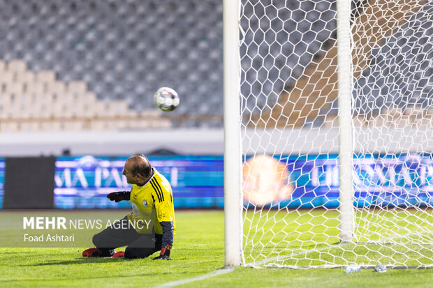 مسابقه فوتبال دوستانه منتخب 98 و پیشکسوتان سرخابی 50