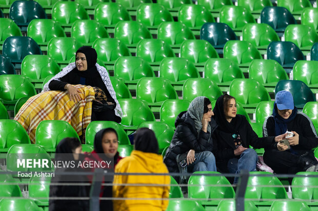 مسابقه فوتبال دوستانه منتخب 98 و پیشکسوتان سرخابی 45