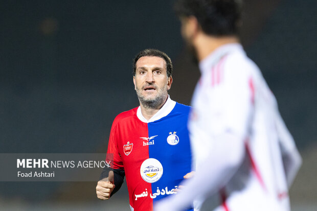 مسابقه فوتبال دوستانه منتخب 98 و پیشکسوتان سرخابی 52