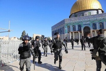 Zionist settlers raid Al Aqsa Mosque again