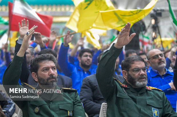 سردار حسن حسن زاده و حسین معروفی در تجمع بزرگ جامعه کار و تولید کارگران