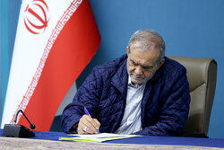 نظام سلامت کشور با قوت به مسیر درخشان خود ادامه خواهد داد