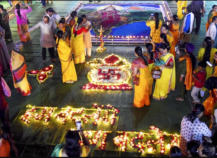 People across world welcome 2025 with spectacular fireworks